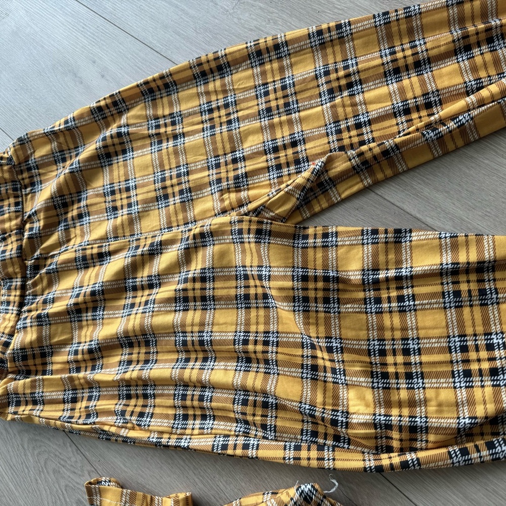 Plaid Set - Picture 2 of 6